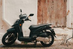 Kebiasaan Rahasia yang Merusak Aki Motor