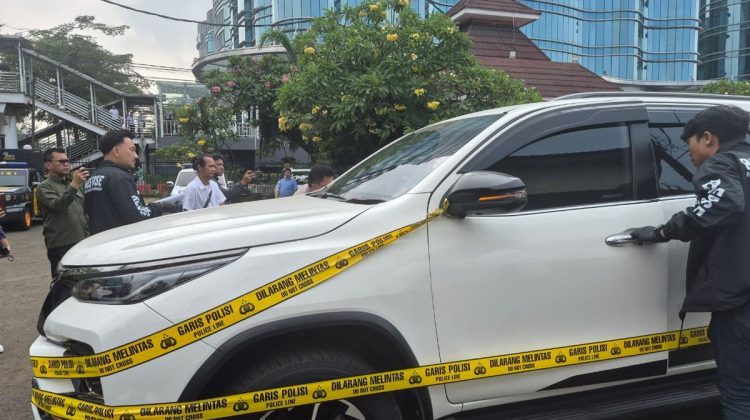 Toyota Fortuner Putih Digeledah Polisi, Pemilik Terancam 12 Tahun Bui Karena Cinta