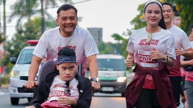 Momen Gubernur Jateng Ikut Sukoharjo Spektakuler Run